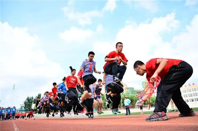 热点 | 庆共和国70年华诞，展新时代职工风采！全国财贸轻纺烟草行业职工摄影作品巡展开幕